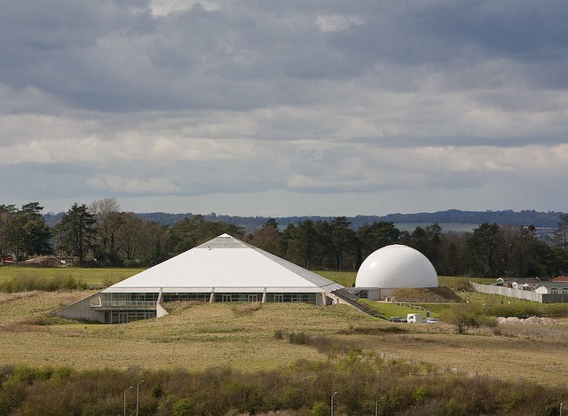 Image shows the buildings of the Winchester Science Museum and Planetarium